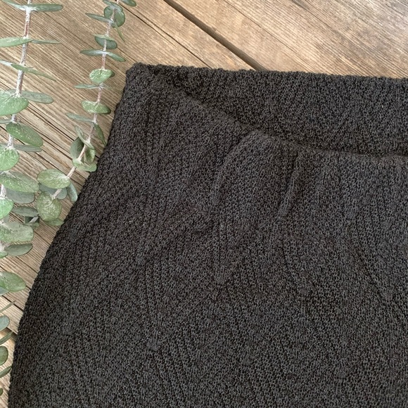 Black knit 🧶 boot cut flare pants 👖 - Picture 2 of 4